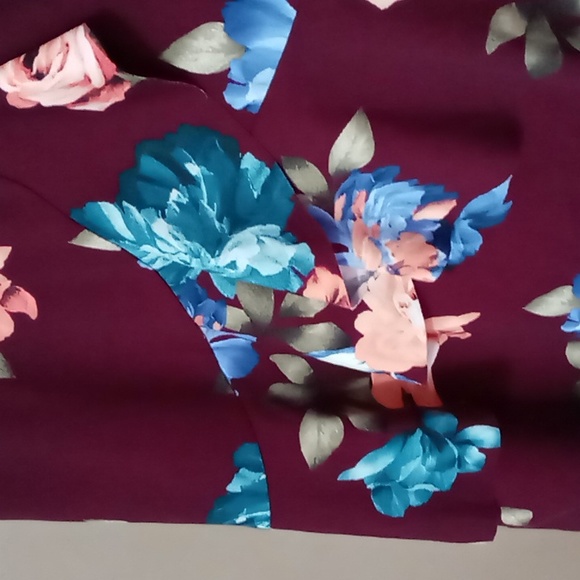 BCX Dress Flowered Ruffle Bottom Sleeveless Dress Size 3 - Picture 3 of 7